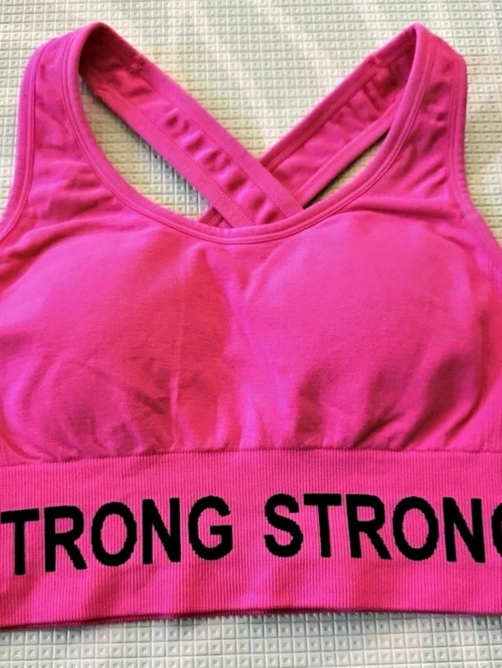Under Armour Athletic Sports Bra in Pink Size Small
